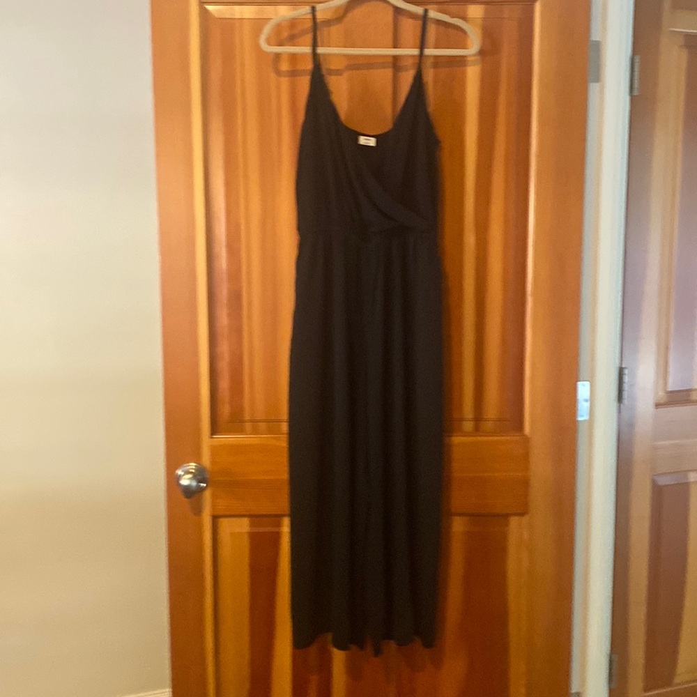 Aritzia Wilfred Black Cropped Palazzo Jumpsuit. Size Medium